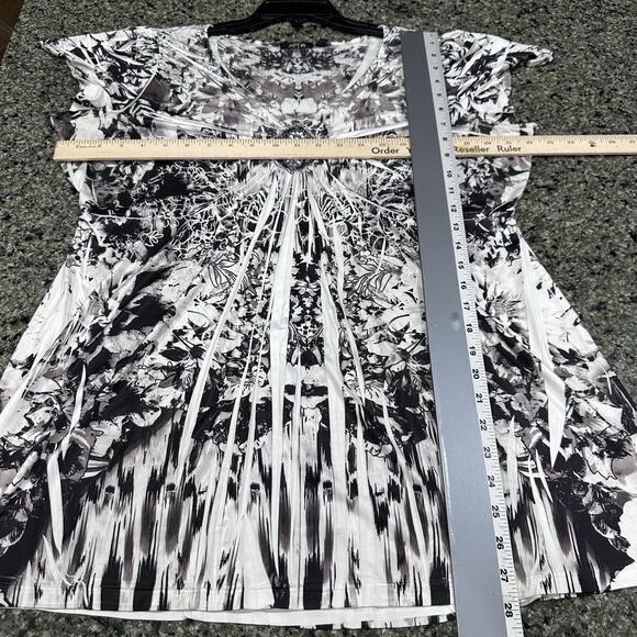 Apt 9 Shirt Women 1X Black White Brown Embellished Short Sleeve Stretch Print - Picture 3 of 7